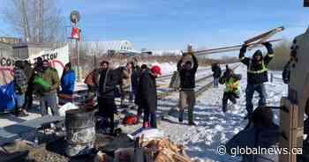 Tensions rise as protesters block rail line in west Edmonton in solidarity with Wet’suwet’en hereditary chiefs