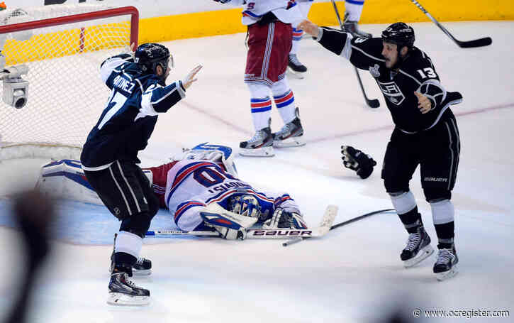 Kings trade away Alec Martinez for draft picks