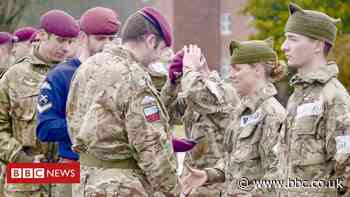 British Army officer becomes first woman to pass brutal Para course