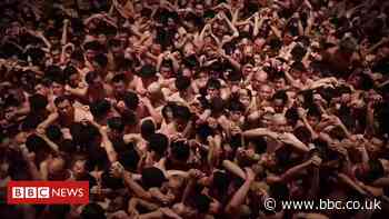 Thousands celebrate Japan's 'naked festival'