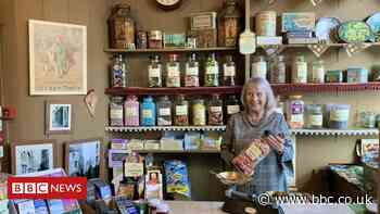 Guernsey Victorian shop manager quits over adding barcodes
