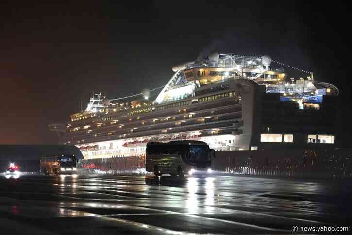 Fear of Virus Spreading Grows as Passengers Start Leaving Ships