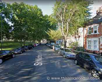 Police and ambulance called after man stabbed in Plumstead