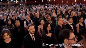 Schweigeminute: 70. Berlinale eröffnet - Gedenken für Opfer von Hanau