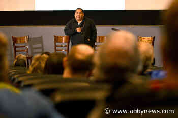 Wet’suwet’en who support Coastal GasLink pipeline gather in northern B.C.