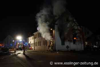 Das Feuer brach am Donnerstag in einem Mehrfamilienhaus aus: Neckartenzlingen: Frau bei Brand schwer verletzt - esslinger-zeitung.de