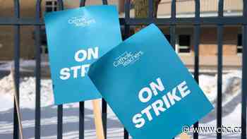 Ontario teachers holding protest at legislature in provincewide strike