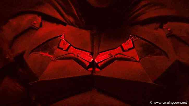 The Batman Set Photos Reveal Better Look at Robert Pattinson’s Batsuit