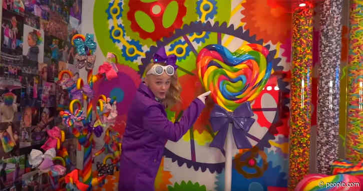 Jojo Siwa Shows off Her Willy Wonka-Inspired Bedroom Makeover — Featuring 4,000 Pounds of Candy