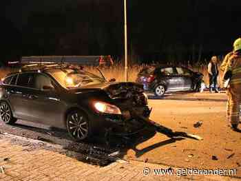 Gewonde bij frontale botsing op kruispunt in Ede