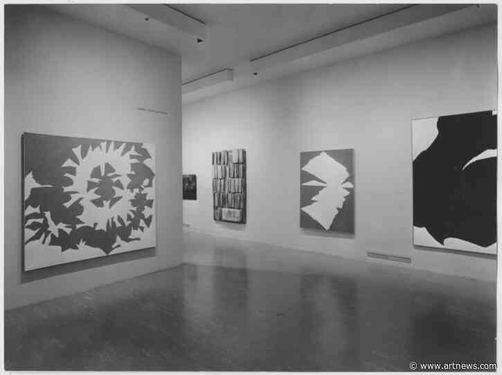 Jack Youngerman, Painter Who Was Central to 1950s New York Art Scene, Is Dead at 93