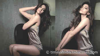 Sonam Kapoor shares some jaw-dropping pictures in satin nightwear, gets compliments from Anushka Sharma, Maheep Kapoor