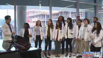 Medical students tune out stress with acapella group of peers - WRDW-TV
