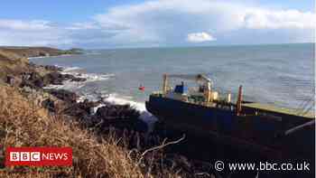 Helicopter will remove barrels on Cork 'ghost' ship