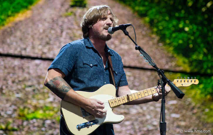Sturgill Simpson is “done” with his label Elektra Records