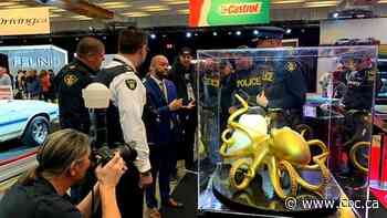 Mississauga, Ont. man takes giant pearl on the road at Toronto's auto show