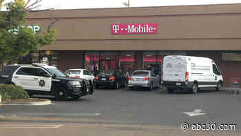 Suspects on the loose after robbery at SE Fresno T-Mobile