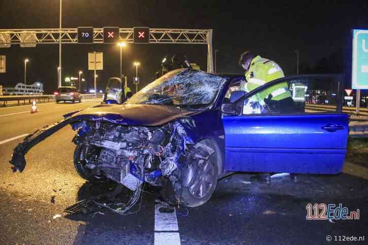 Bestuurder zwaargewond na frontale botsing met rimob op de A12 in Veenendaal