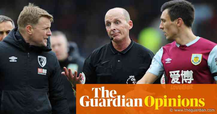 Mike Dean lays cards on table to give Peter Crouch a referee's insight | Barry Glendenning
