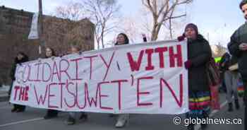 Demonstrators descend on downtown Toronto for Wet’suwet’en solidarity protest - Global News