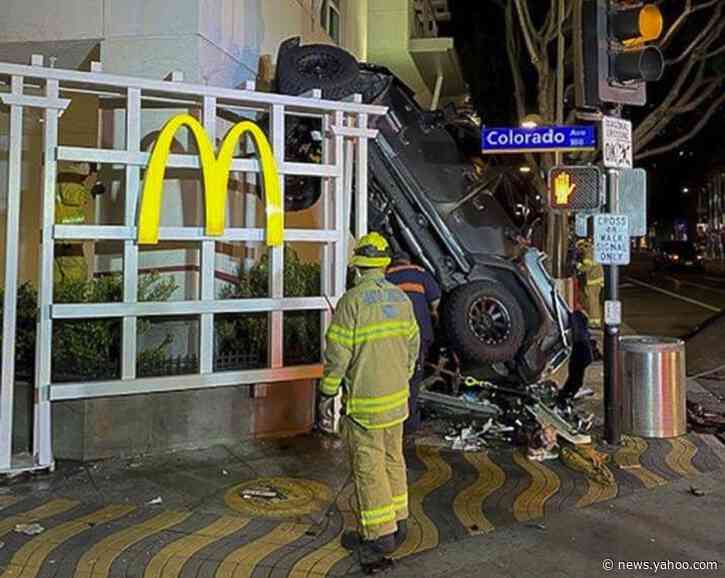 Man drives Jeep off 6-story roof of Los Angeles-area garage