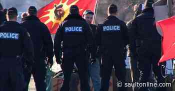 Police move in on blockade in Tyendinaga, Ont. after deadline to leave passes
