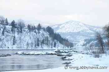 Burglar swims across Columbia River to evade Trail police