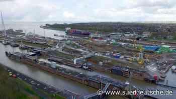 Schifffahrt - Brunsbüttel - Tankschiff beschädigt Schleusenbauwerk in Brunsbüttel - Süddeutsche Zeitung