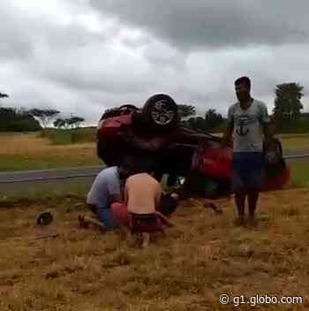 Acidente entre carro e caminhão deixa motorista ferido em Ibitinga - G1