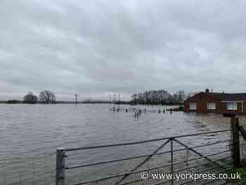 Part of Hirst Courtney evacuated as River Aire bursts its banks