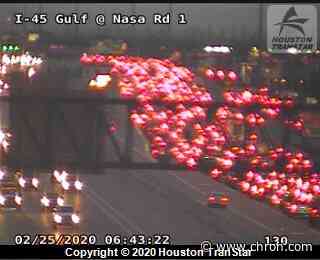 Gulf Freeway northbound closed at Bay Area Boulevard after crash