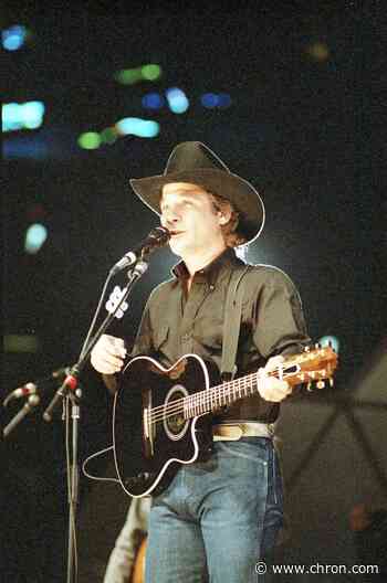 30 years ago: Clint Black dazzles at the rodeo and NKOTB packs the Summit