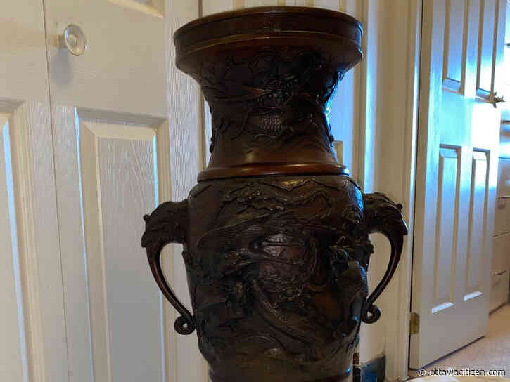 Antiques: Large vase has a story to tell
