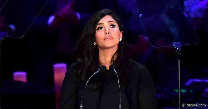 Vanessa Bryant 'Determined' to Stay Strong for Her Daughters: 'Everyone Is in Pain,' Says Source