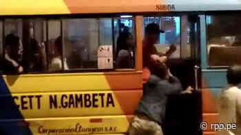 Delincuentes asaltaron a los pasajeros de una cúster en San Martín de Porres [VIDEO] - RPP