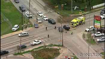 Suspect hits pregnant woman in car after chase of up to 95 mph - KTRK-TV