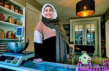 Alaa (29) vluchtte en heeft nu een winkel in Syrische lekkernijen: ‘Thuiszitten vind ik maar saai’