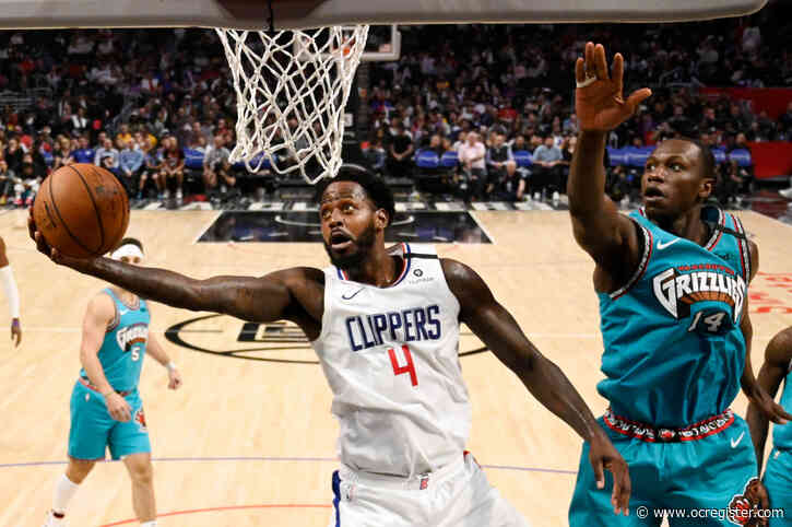 Clippers players go to the tape together to problem-solve