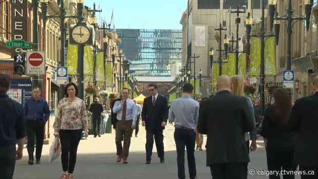 Albertans still the top earners in the country, StatsCan says