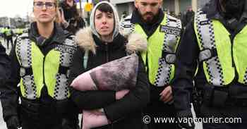 UPDATED: Vancouver police move in, arrest protesters near Port of Vancouver (PHOTOS)