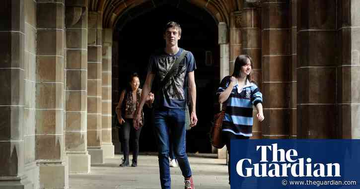 Australian university offers up to $7,500 to students stranded in China by coronavirus travel ban