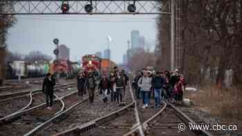 Toronto police break up rail blockade that disrupted GO train service on Milton line