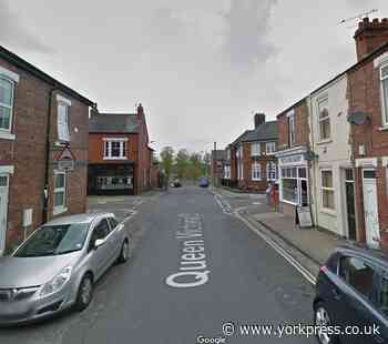 Car drove off after hitting FirstYork bus