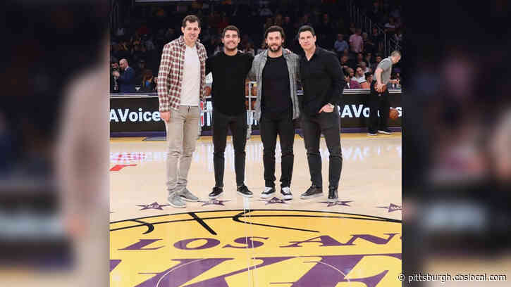 Penguins’ Malkin, Tanev, Letang, And Crosby Take In Lakers Game While In Los Angeles