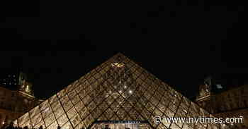 It’s 2 a.m. at the Louvre, and You’re Hanging With da Vinci