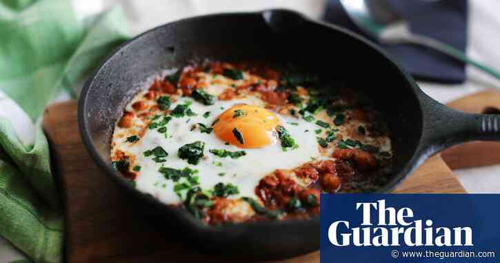 Shoppers shell out on 6bn eggs as flexitarians help drive UK revival