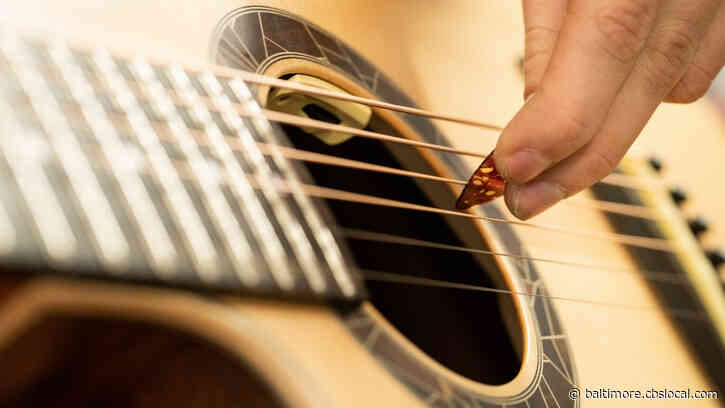 Nurse Surprises Dying Patient With Heartwarming Song: ‘There Wasn’t A Dry Eye In The House’