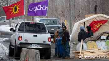 By seeking injunction to end rail blockades, Quebec premier accepts it's not just Ottawa's problem
