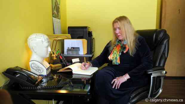 Canmore doctor closing practice after provincial changes to doctor funding