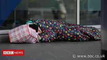 Government pledges £236m to help rough sleepers